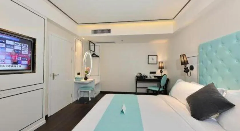 Bed in Xana Hotelle Guangzhou Tiyuxi Road Metro Station Branch