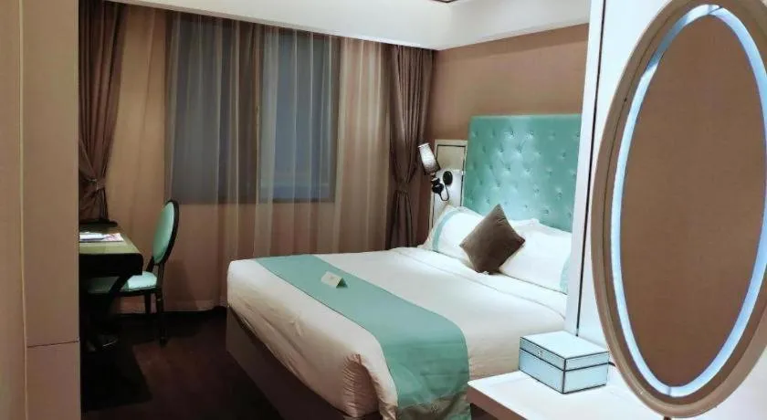 Bed in Xana Hotelle Guangzhou Tiyuxi Road Metro Station Branch