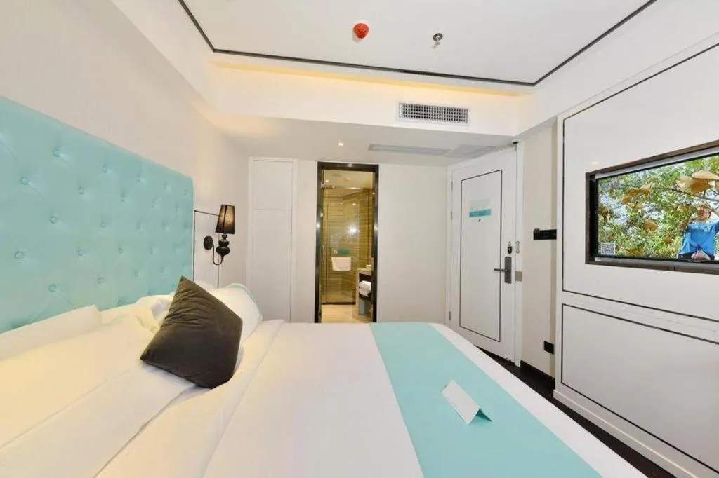 Bed in Xana Hotelle Guangzhou Tiyuxi Road Metro Station Branch