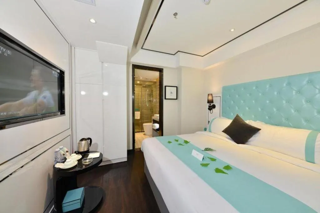 Bed in Xana Hotelle Guangzhou Tiyuxi Road Metro Station Branch