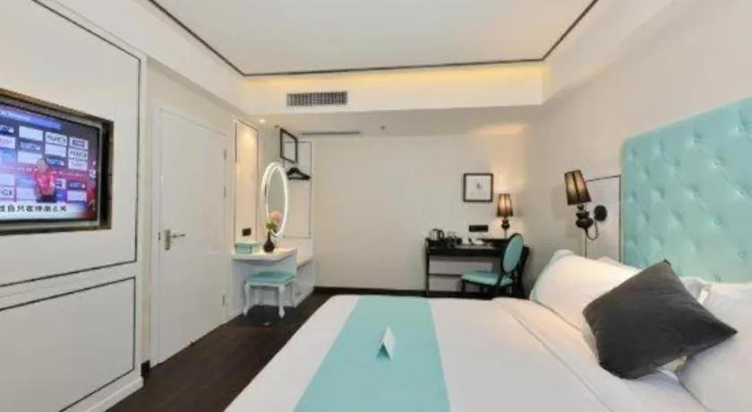 Bed in Xana Hotelle Guangzhou Tiyuxi Road Metro Station Branch