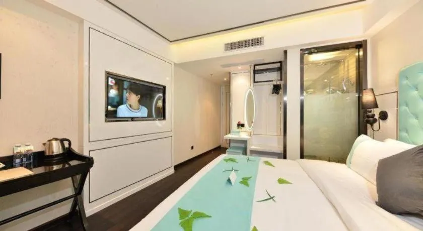 Bed in Xana Hotelle Guangzhou Tiyuxi Road Metro Station Branch