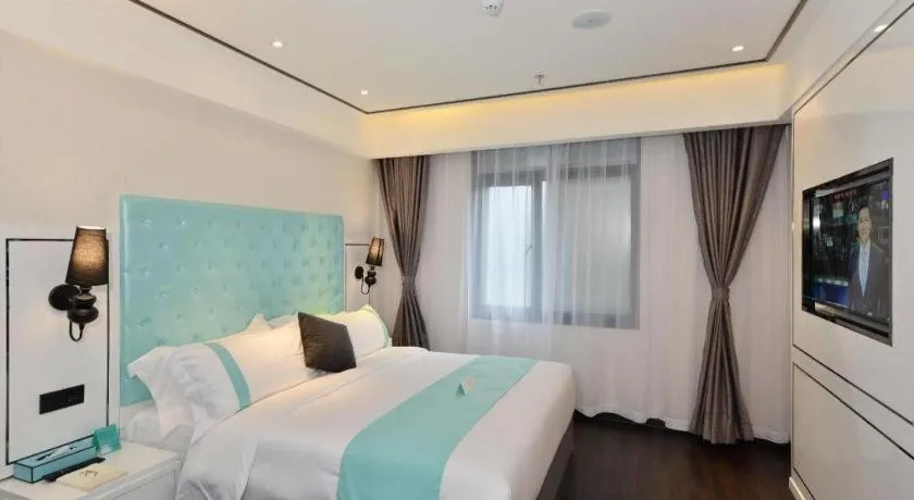 Bed in Xana Hotelle Guangzhou Tiyuxi Road Metro Station Branch