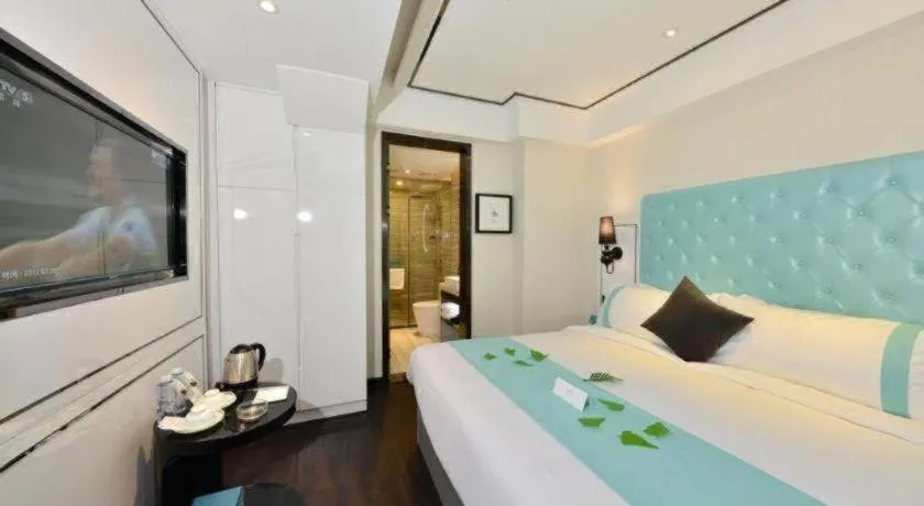 Bed in Xana Hotelle Guangzhou Tiyuxi Road Metro Station Branch