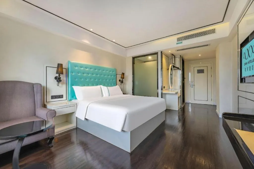 Bed in Xana Lite Guangzhou Shixi Metro Station