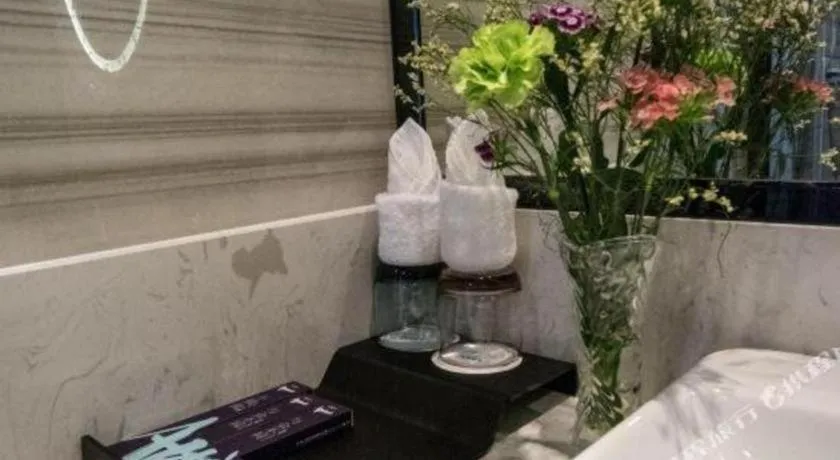 Bed in Xana Lite Guangzhou Shixi Metro Station