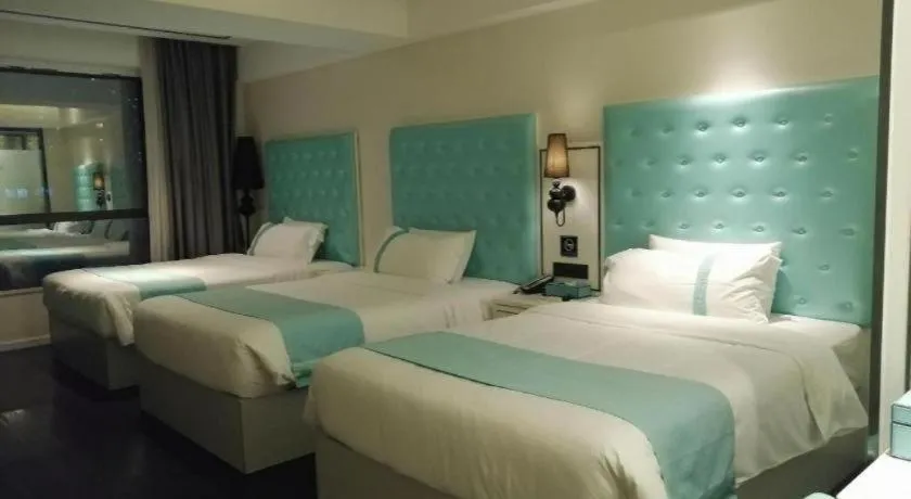 Bed in Xana Lite Guangzhou Shixi Metro Station