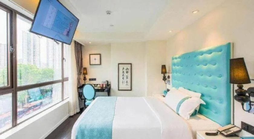 Bed in Xana Lite Guangzhou Shixi Metro Station