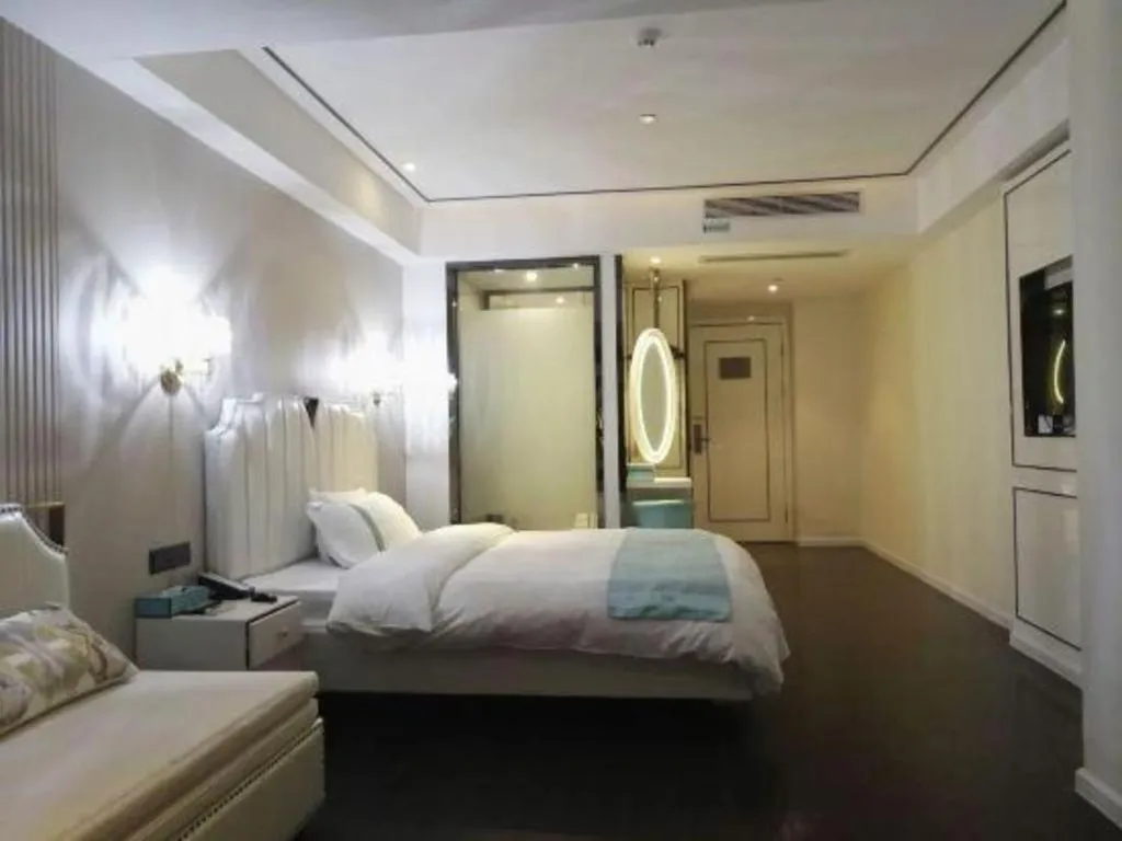 Bed in Xana Lite Guangzhou Shixi Metro Station