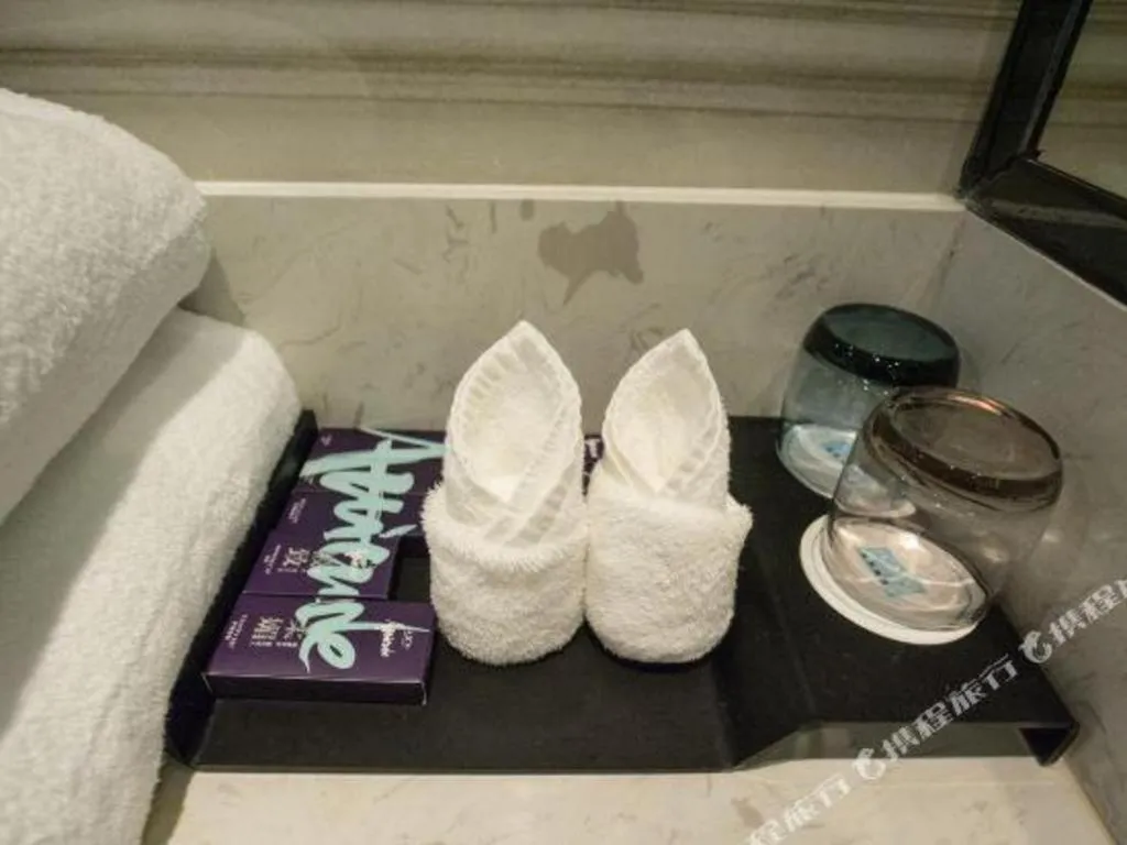 Xana Lite Guangzhou Shixi Metro Station