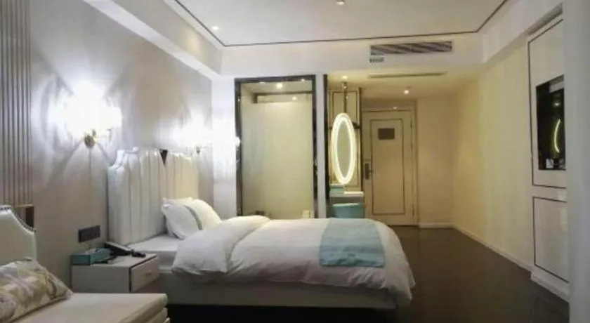 Bed in Xana Lite Guangzhou Shixi Metro Station