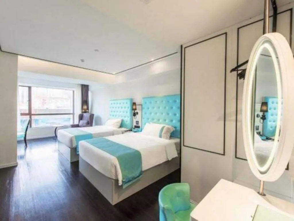 Bed in Xana Lite Guangzhou Shixi Metro Station