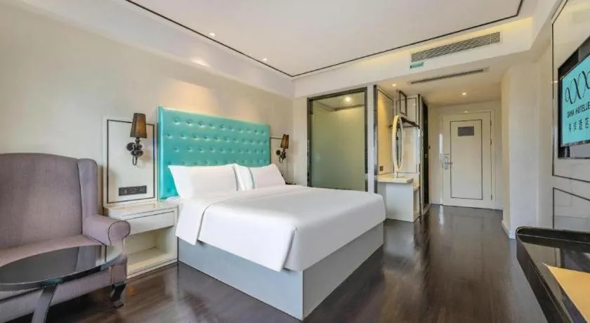 Bed in Xana Lite Guangzhou Shixi Metro Station