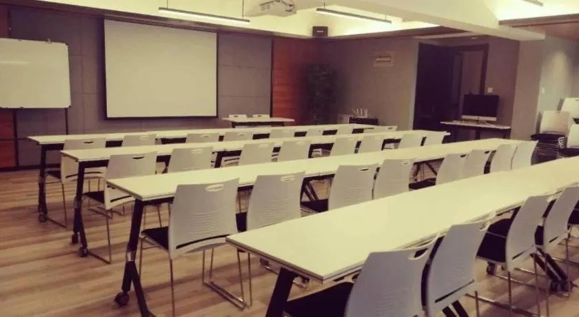 Xana Hotelle Jinan Daminghu North Gate