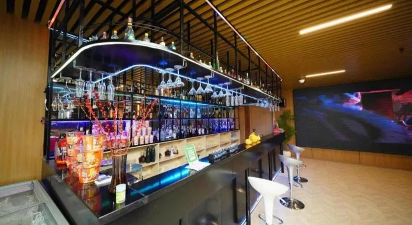 Xana Hotelle Jinan Daminghu North Gate