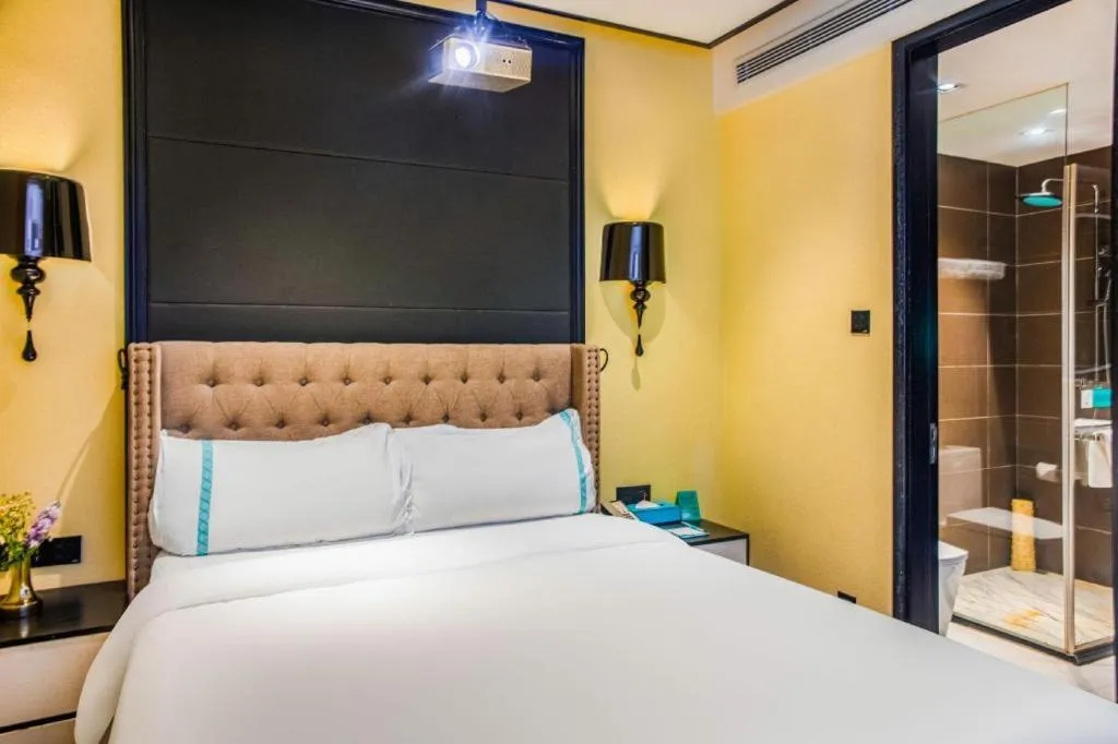 Bed in Xana Hotelle Beijing Olympic Park South Lishuiqiao Metro Station