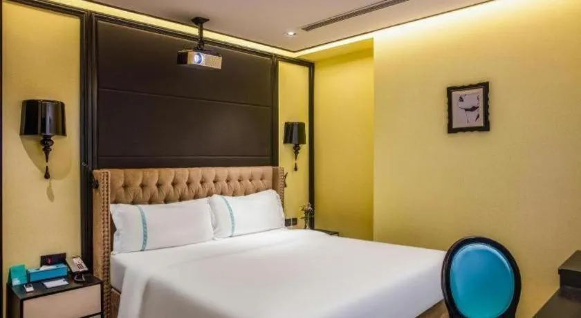 Bed in Xana Hotelle Beijing Olympic Park South Lishuiqiao Metro Station