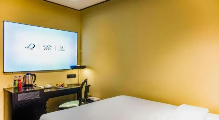 Bed in Xana Hotelle Beijing Olympic Park South Lishuiqiao Metro Station