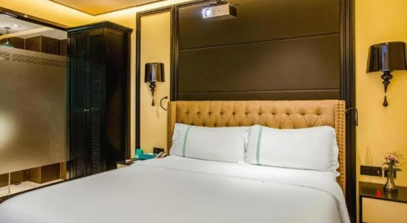 Bed in Xana Hotelle Beijing Olympic Park South Lishuiqiao Metro Station