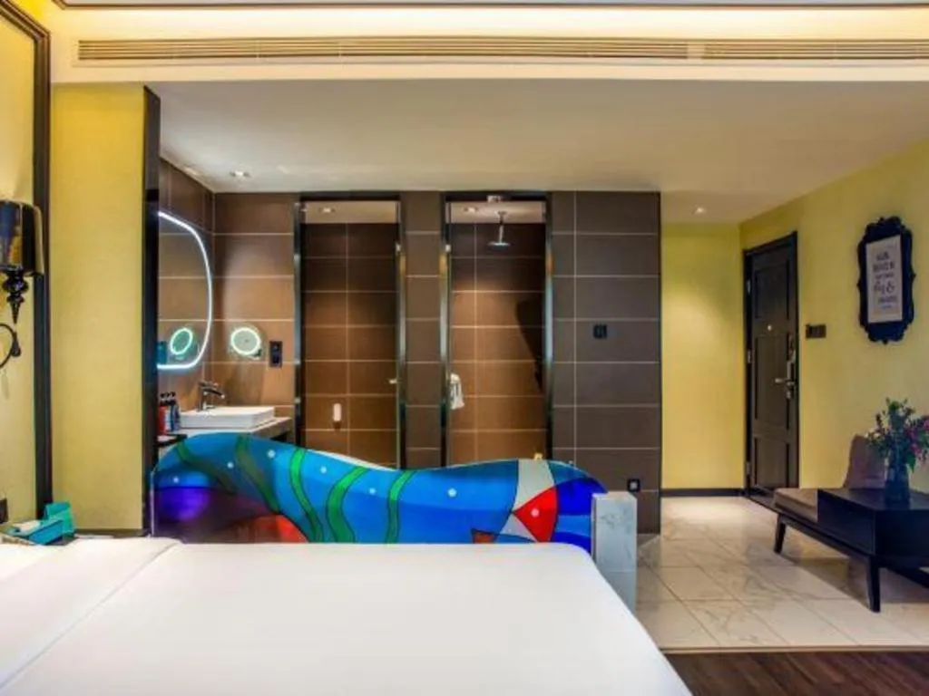 Bed in Xana Hotelle Beijing Olympic Park South Lishuiqiao Metro Station