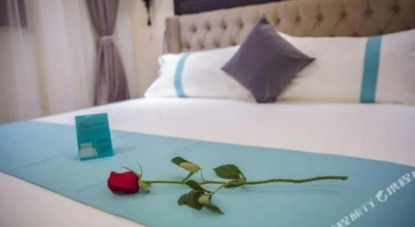 Bed in Xana Hotelle Beijing Olympic Park South Lishuiqiao Metro Station