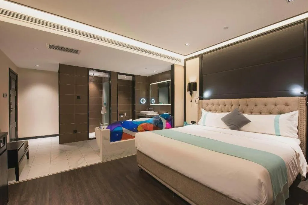 Bed in Xana Hotelle Beijing Olympic Park South Lishuiqiao Metro Station