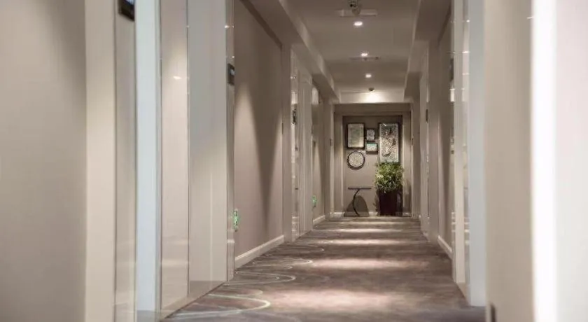 Xana Hotelle Neijiang City Center Branch