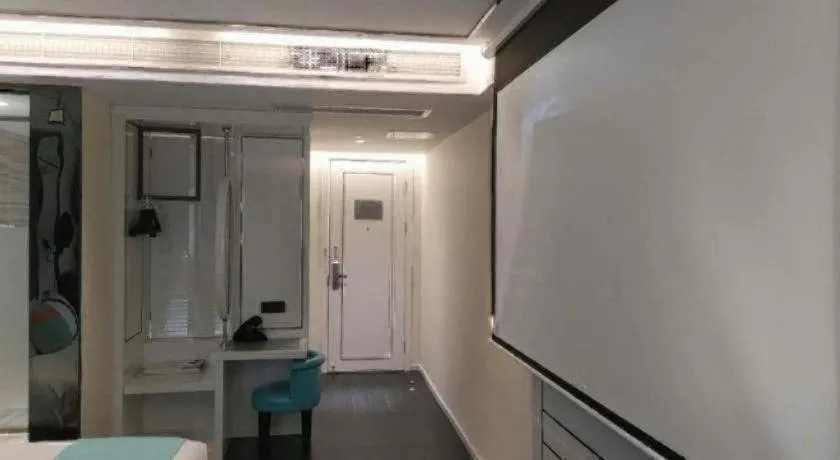 Xana Hotelle Neijiang City Center Branch