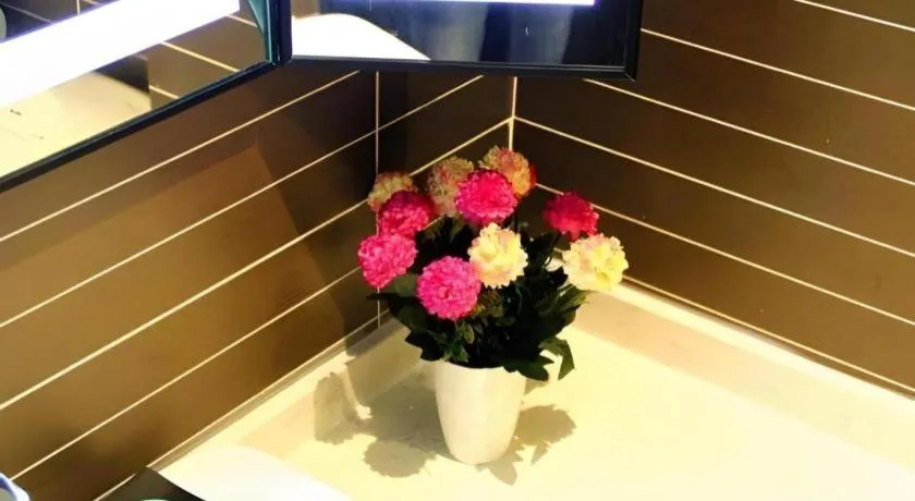 Xana Lite Korla Xiangli Avenue Food Street