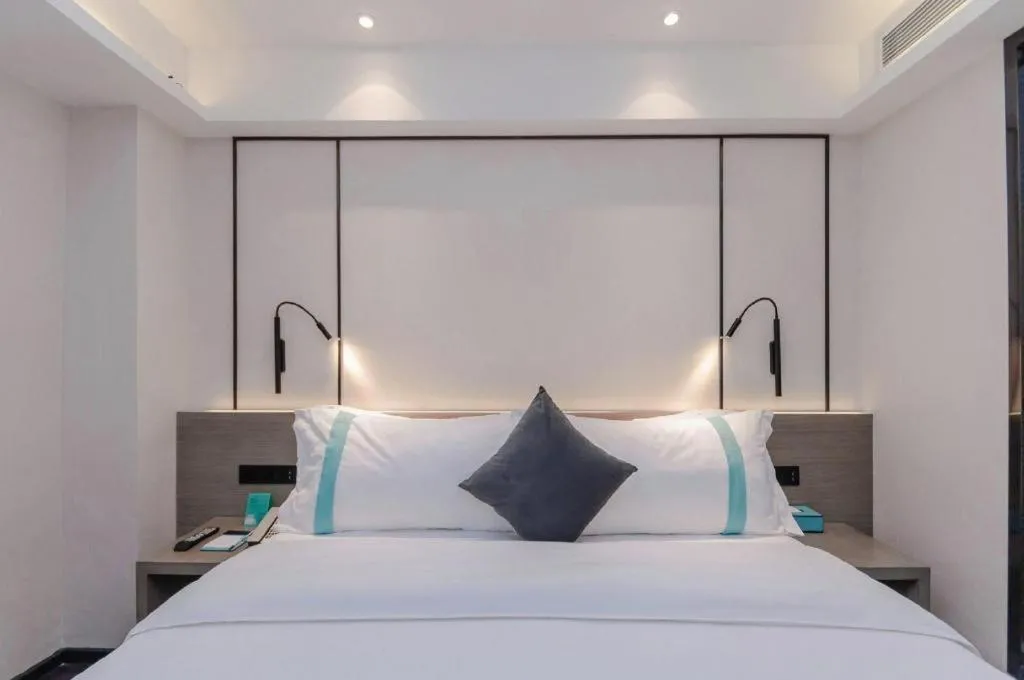 Bed in Xana Lite Guiyang Huaguoyuan Shuangzi Towers