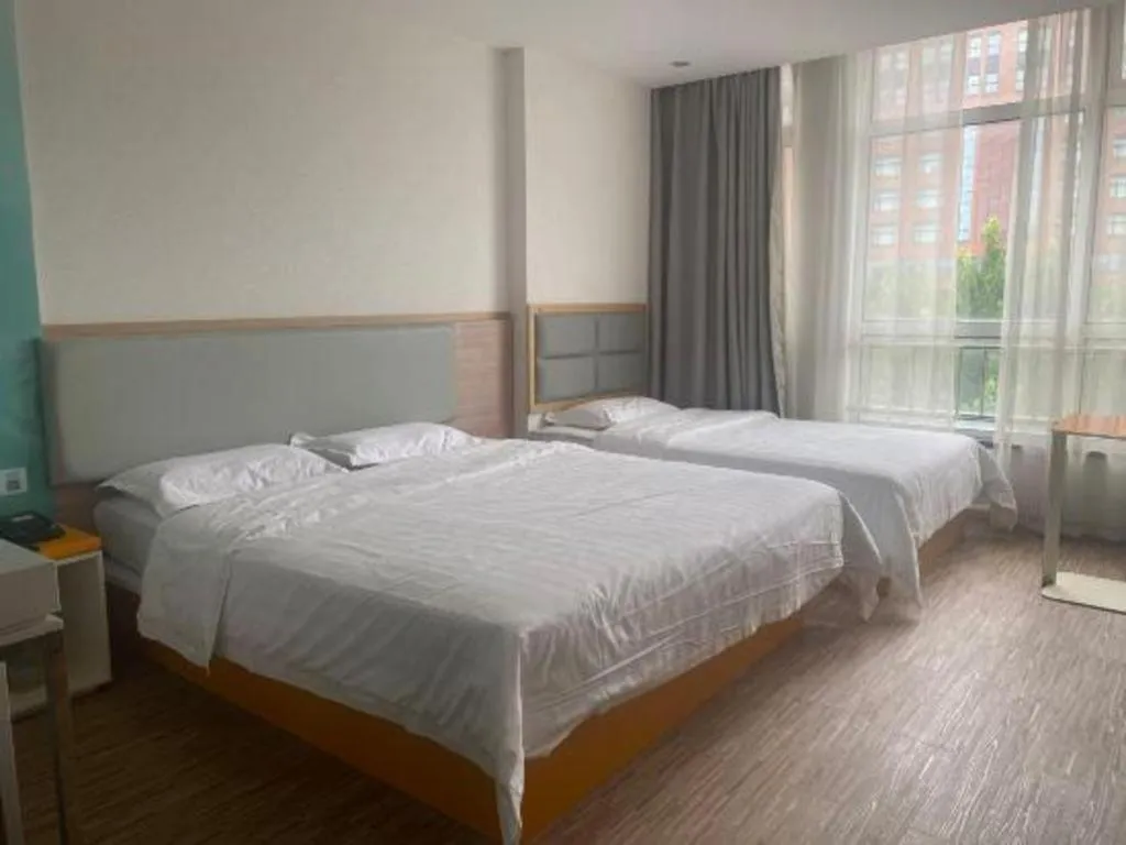 Bed in 7Days Inn Tianjin Airport NO.1 Bridge Branch