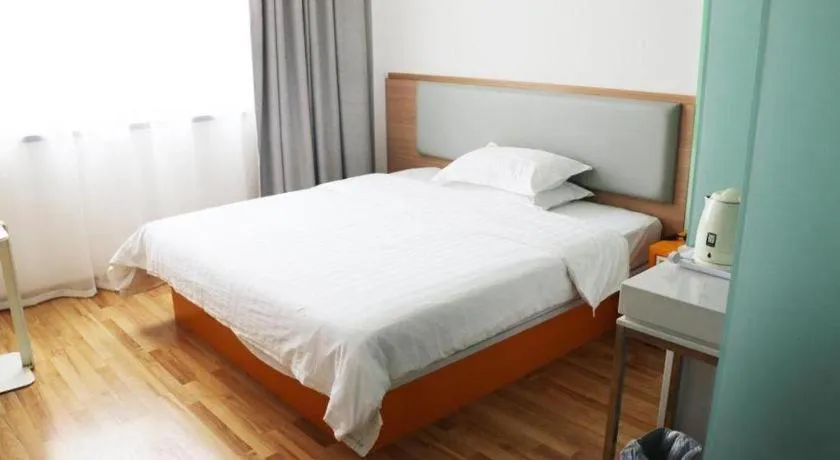 Bed in 7Days Inn Tianjin Airport NO.1 Bridge Branch