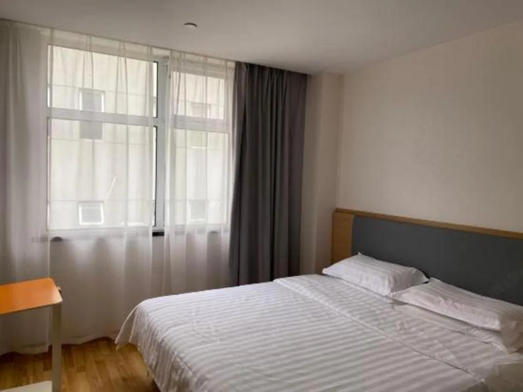 Bed in 7Days Inn Tianjin Airport NO.1 Bridge Branch