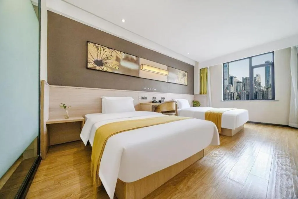 Bed in IU Hotel Chengdu Jianyang Xiongzhou Plaza