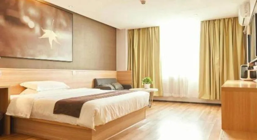 Bed in IU Hotel Chengdu Jianyang Xiongzhou Plaza