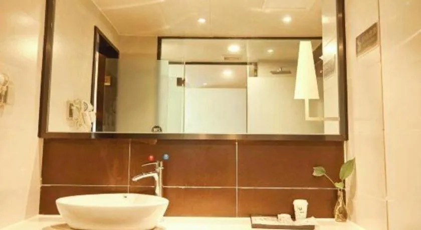 IU Hotel Chengdu Jianyang Xiongzhou Plaza