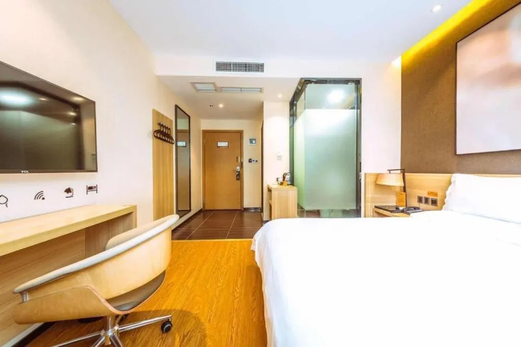 Bed in IU Hotel Chongqing Jiangbei International Airport