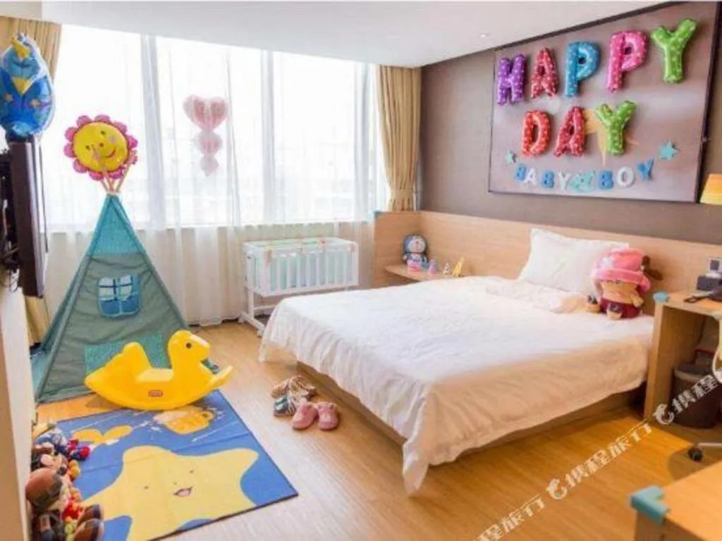 Bed in IU Hotel Chongqing Jiangbei International Airport