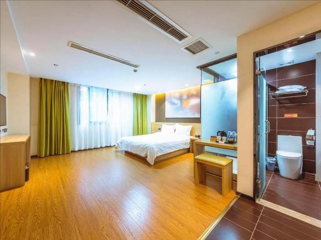 Bed in IU Hotel Chongqing Jiangbei International Airport