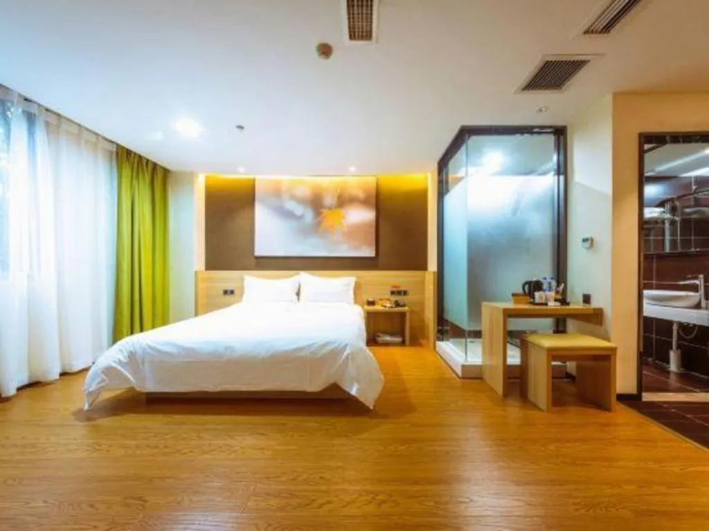 Bed in IU Hotel Chongqing Jiangbei International Airport