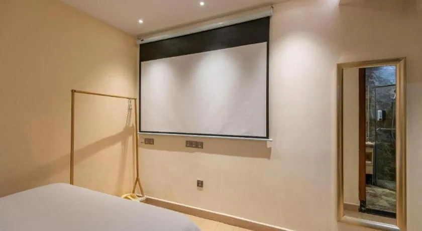 Bed in Leisurely Hotel Shenzhen