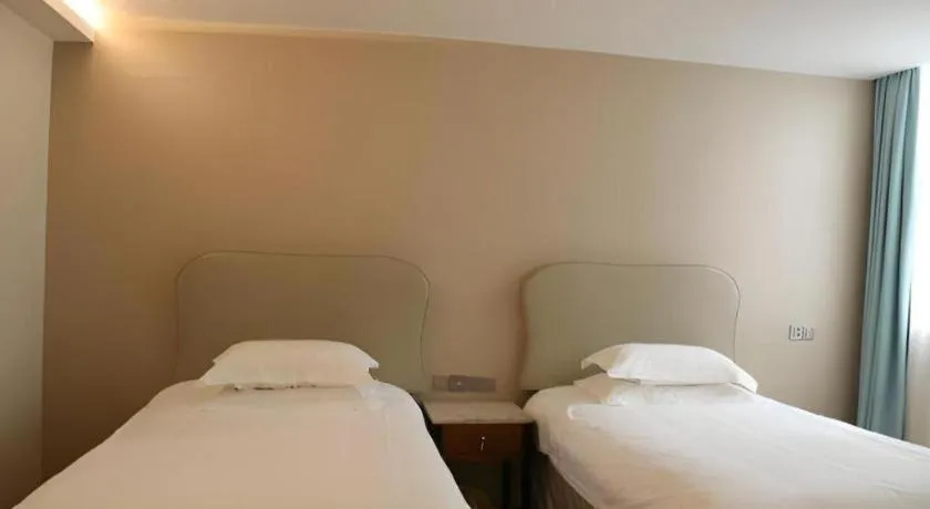 Bed in Leisurely Hotel Shenzhen