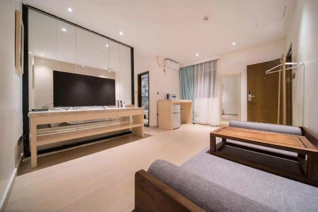 Bed in Leisurely Hotel Shenzhen