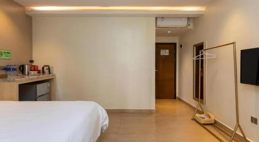 Bed in Leisurely Hotel Shenzhen