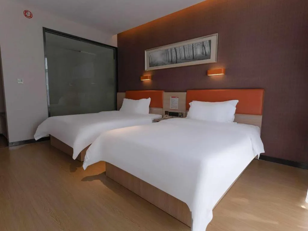 Bed in 7Days Premium Yichang Railway Station East