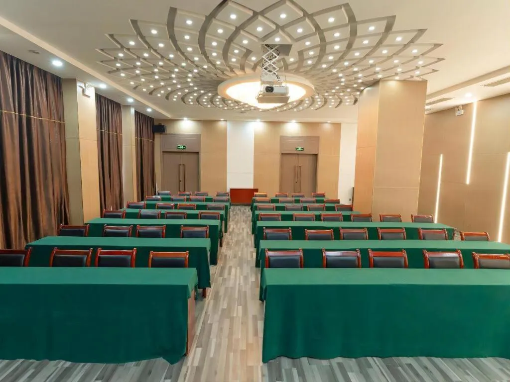 7Days Premium Yichang Railway Station East