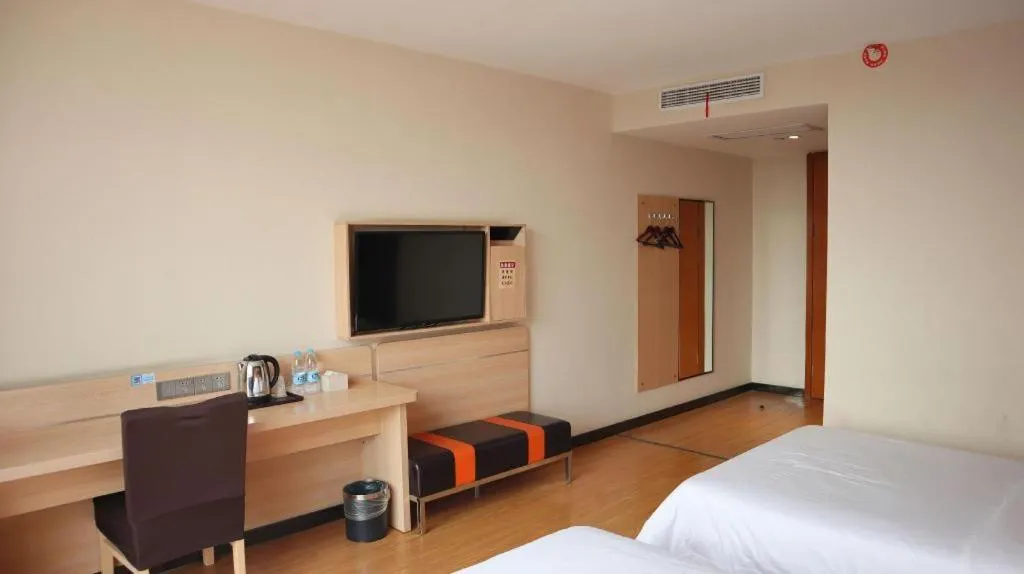 Bed in 7Days Premium Yichang Railway Station East