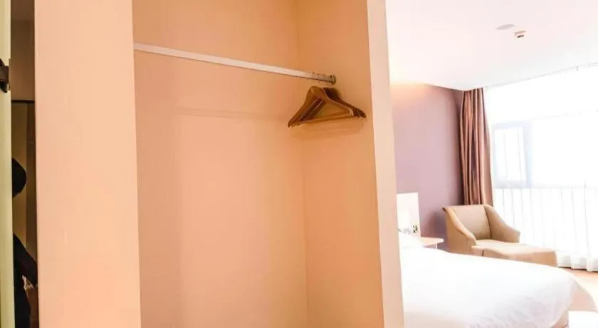 Bed in 7Days Premium Yichang Railway Station East