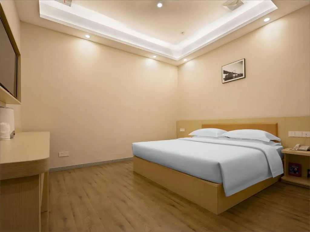 Bed in 7Days Premium Yichang Railway Station East