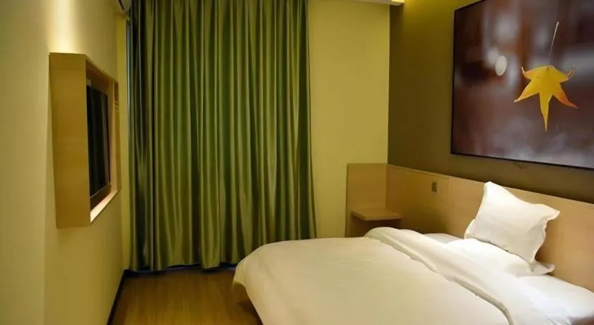 Bed in 7 Days Inn Tai'an Dongpingxi Hualian